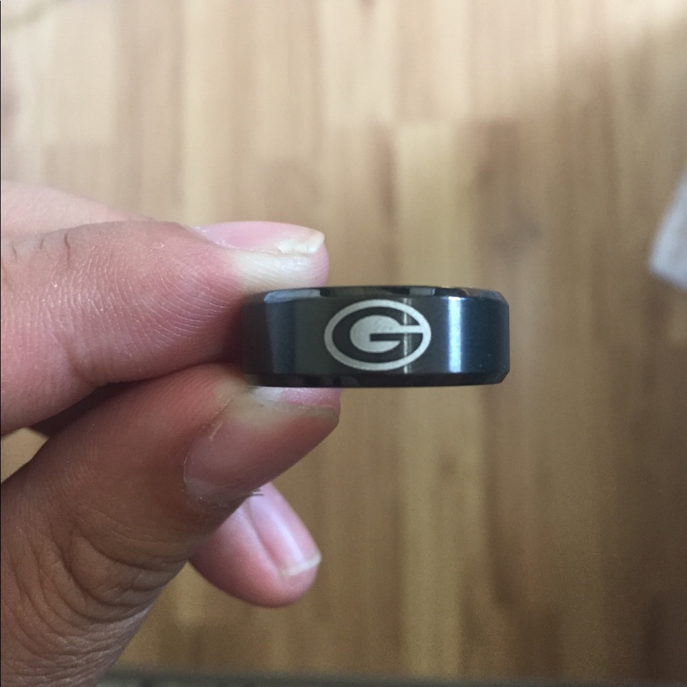 Black Green Bay Packers Ring - Picture 4 of 5